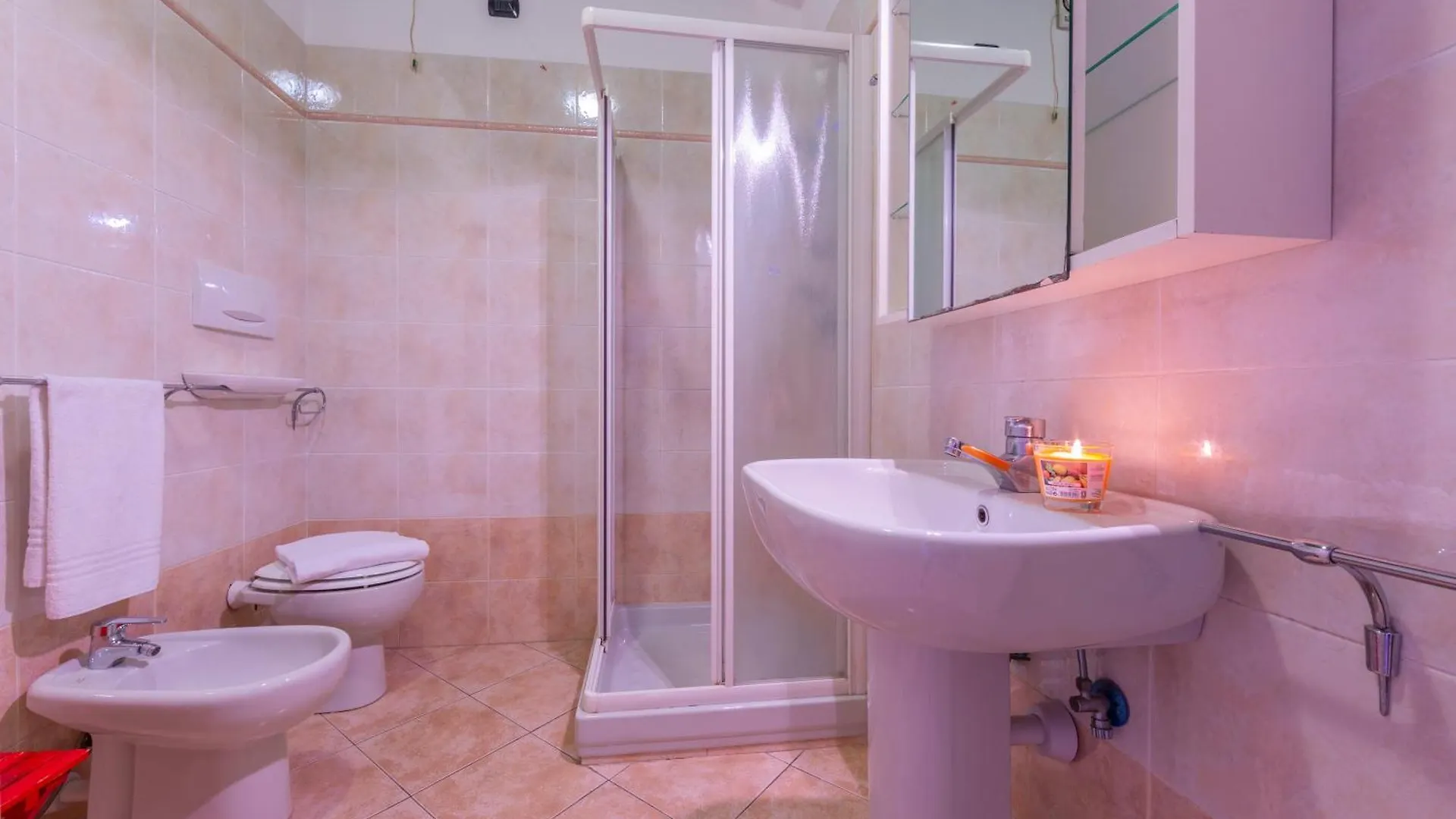 Laigueglia Beach - Happy Rentals